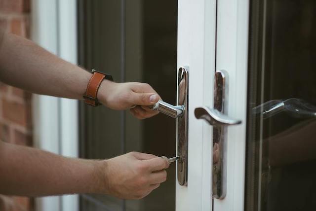 door-keys-open-home